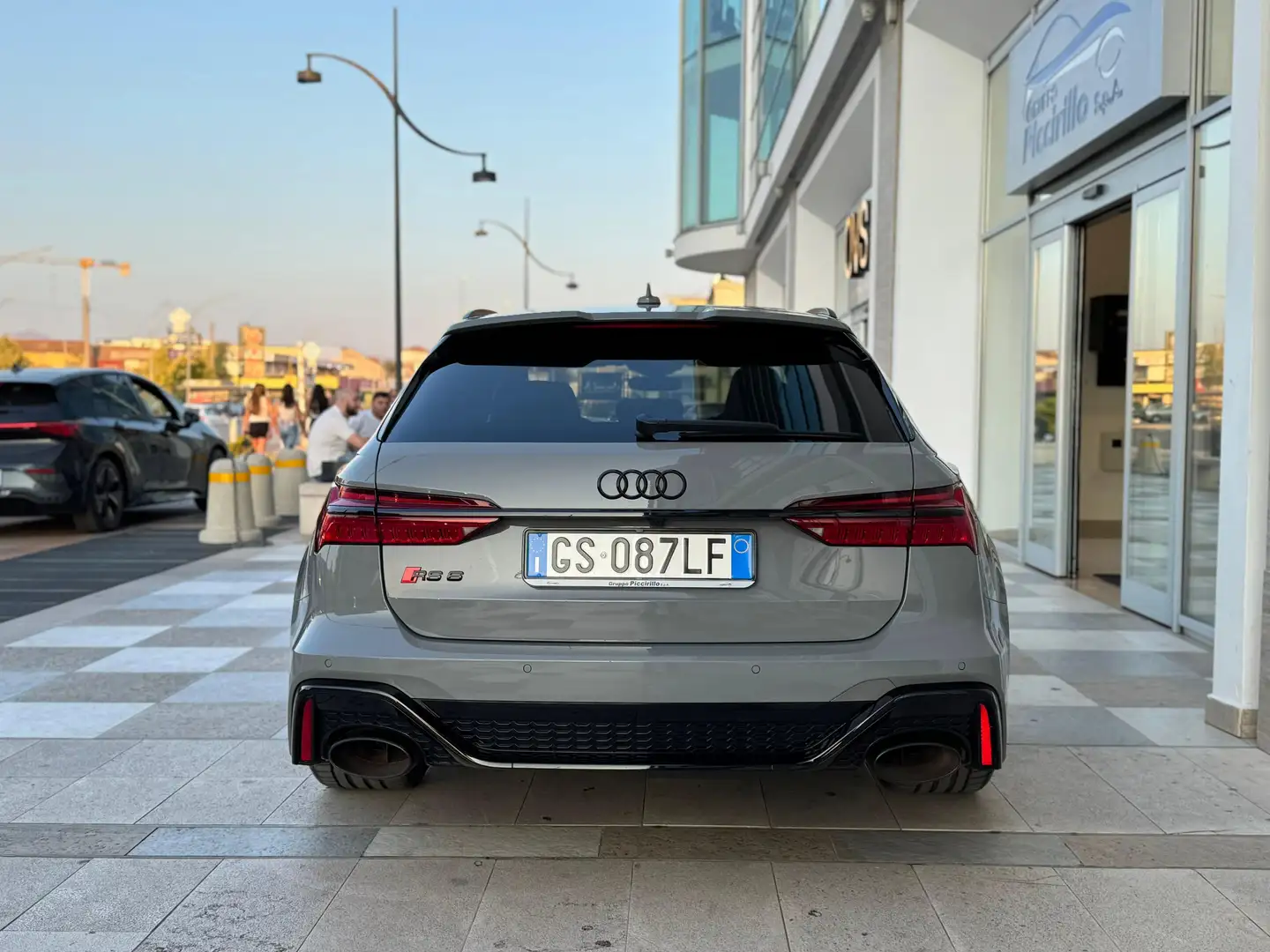 Audi RS6 RS6 Avant 4.0 TFSI quattro Grau - 2