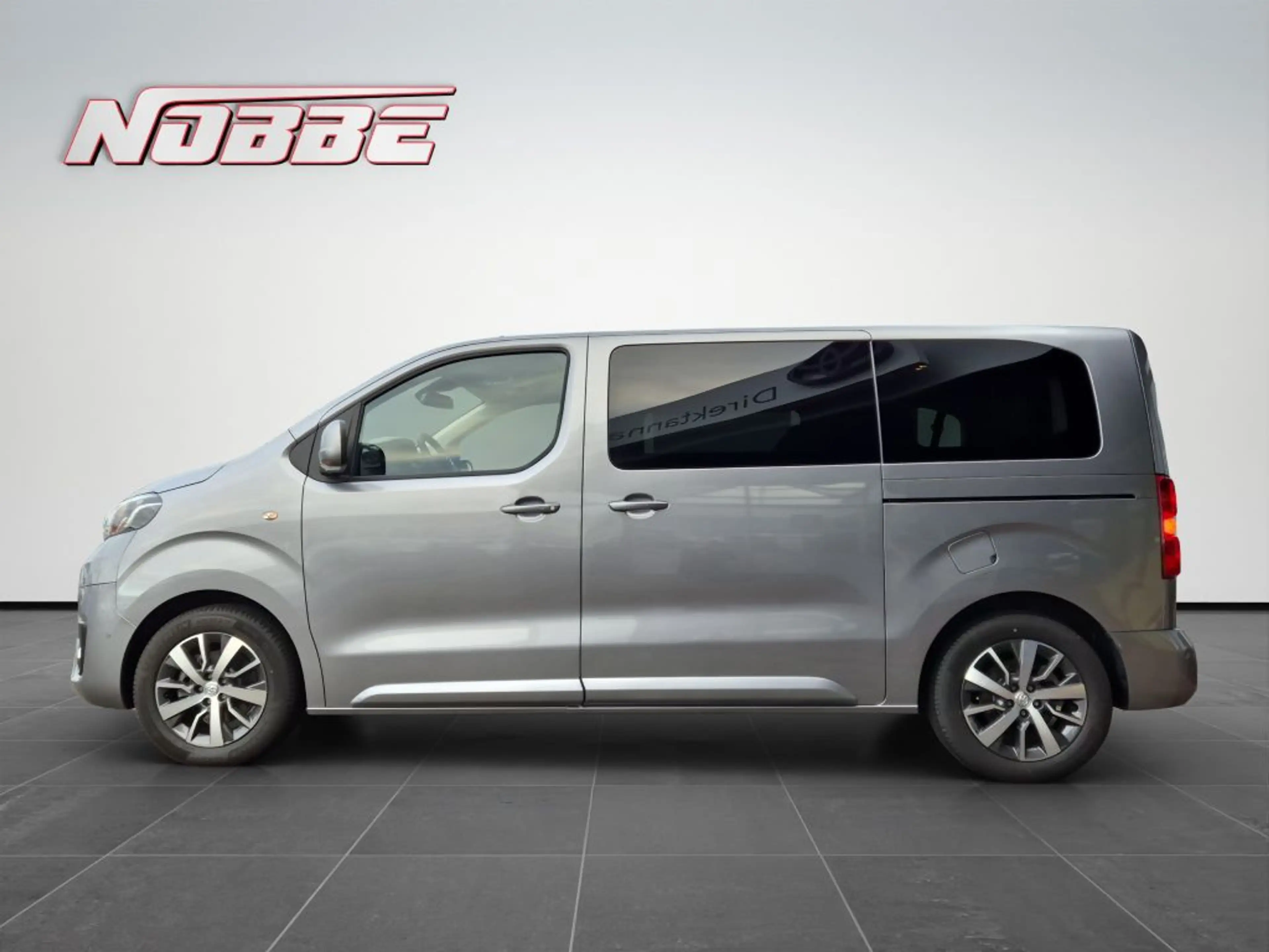 Toyota Proace 2,0-l-D-4D L1 (8-Si.) Verso Shuttle Comfort — photo 2