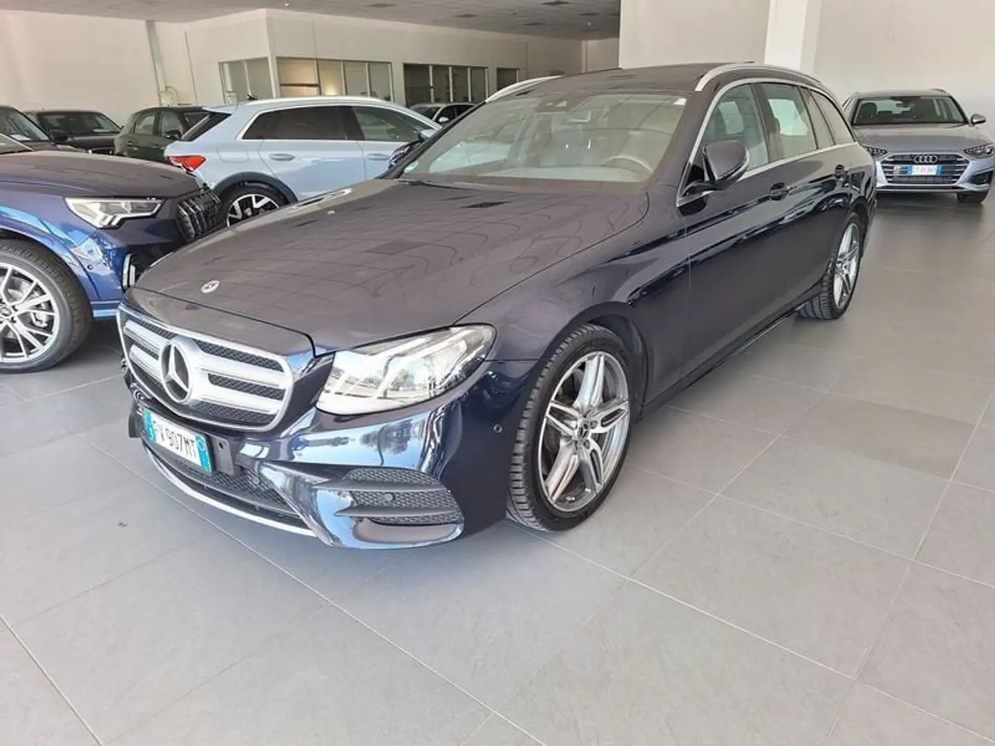 Mercedes-Benz E 220 E 220d S.W. 4Matic Auto Premium Blau - 1