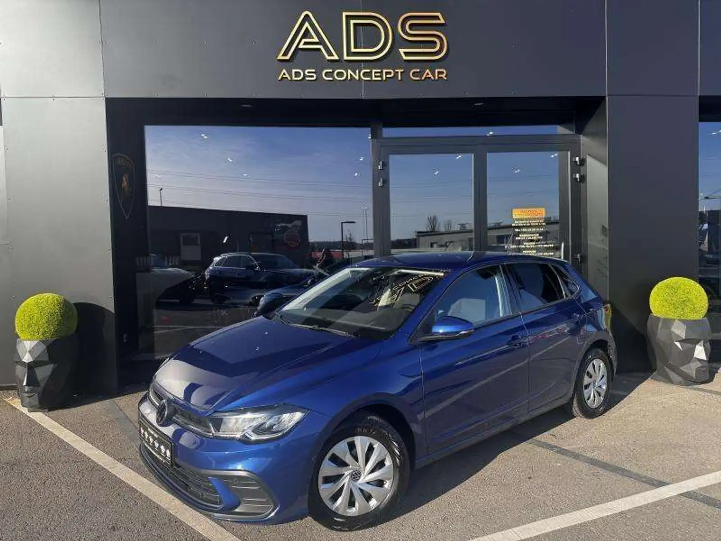 Volkswagen Polo VI Life Bleu - 2