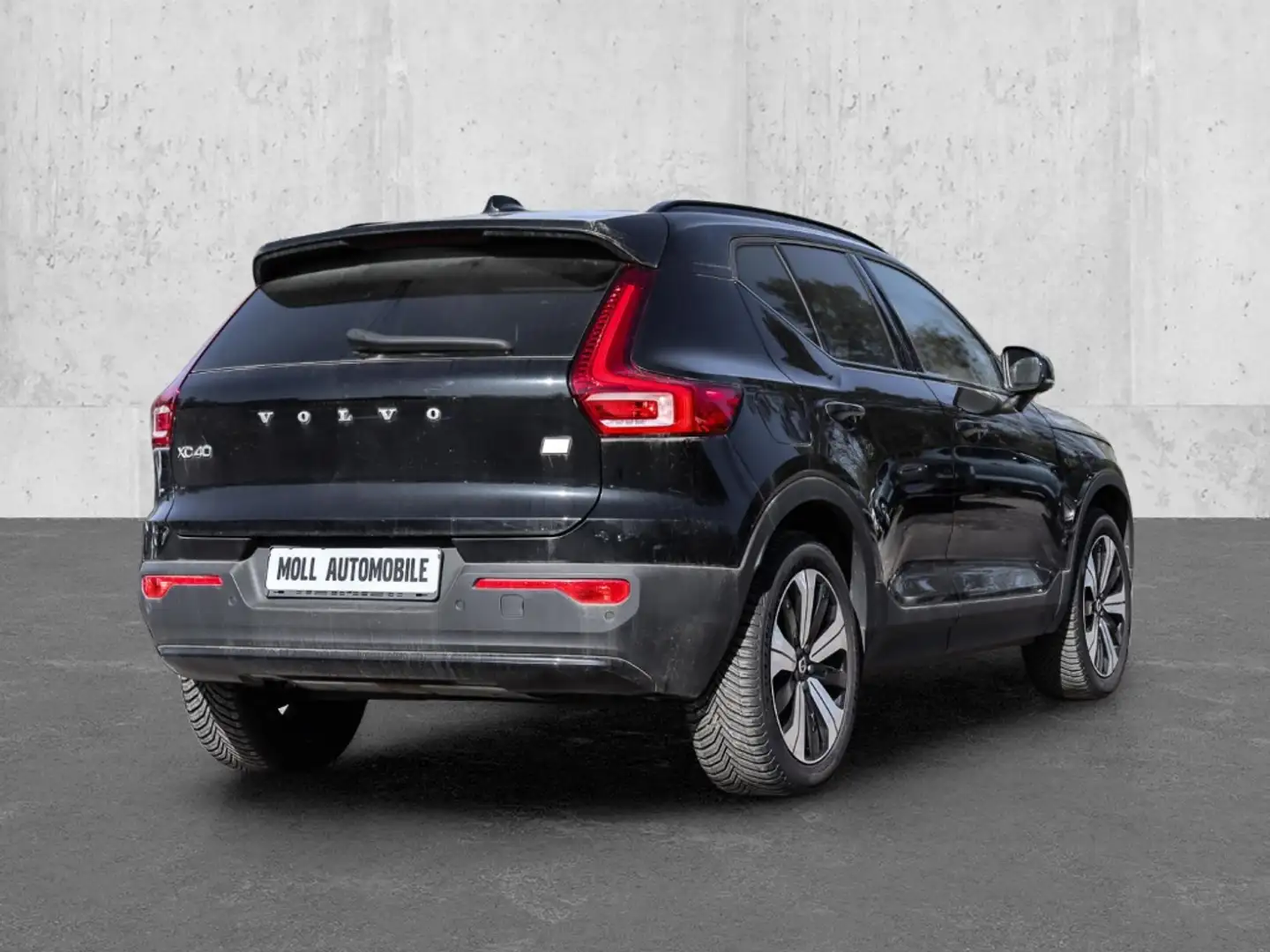 Volvo XC40 Plus Dark Recharge Plug-In Hybrid 2WD T4 Twin Engi Schwarz - 2