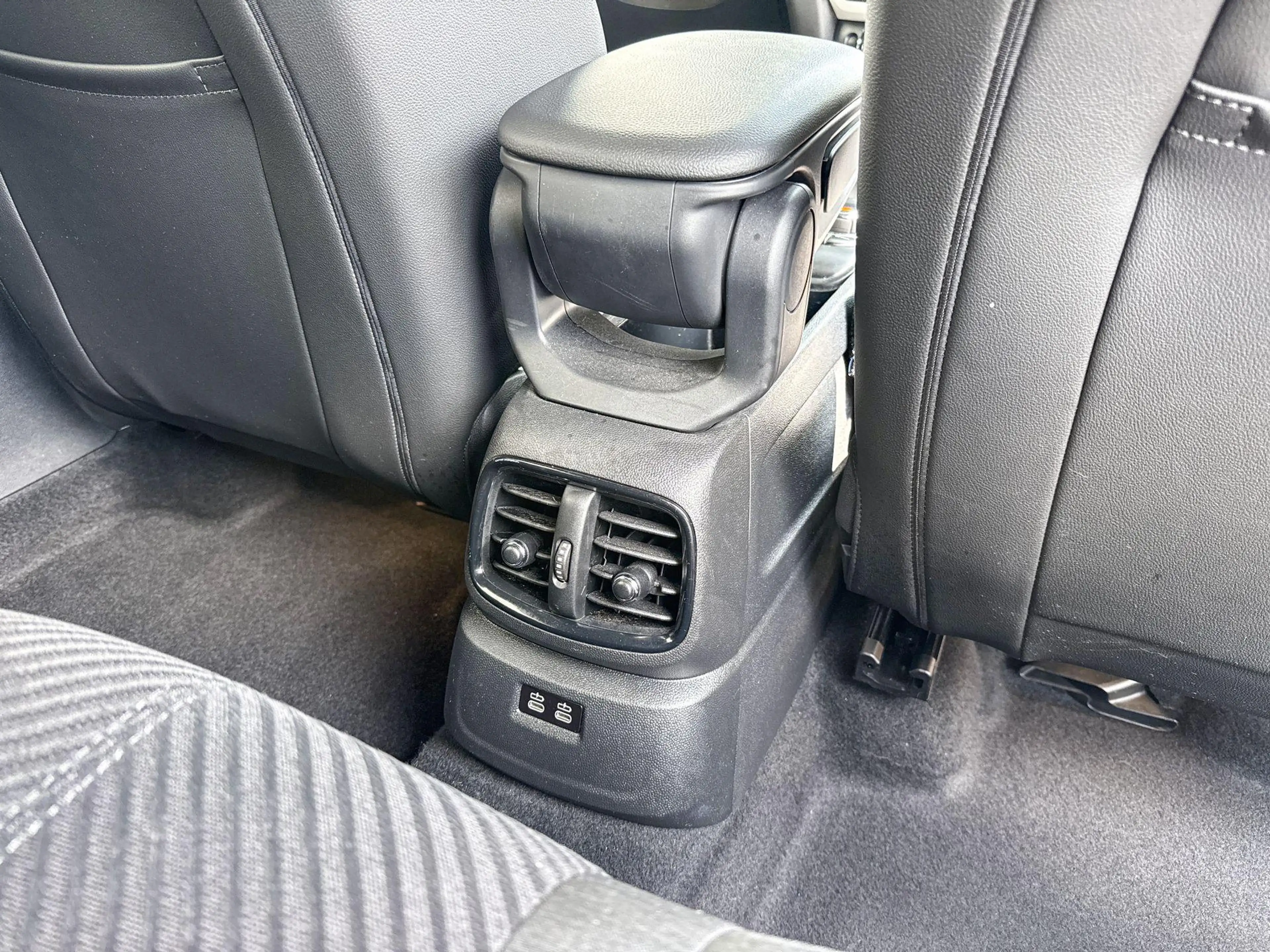 MINI Cooper SE Countryman 1.5 ALL4 Salt — photo 9
