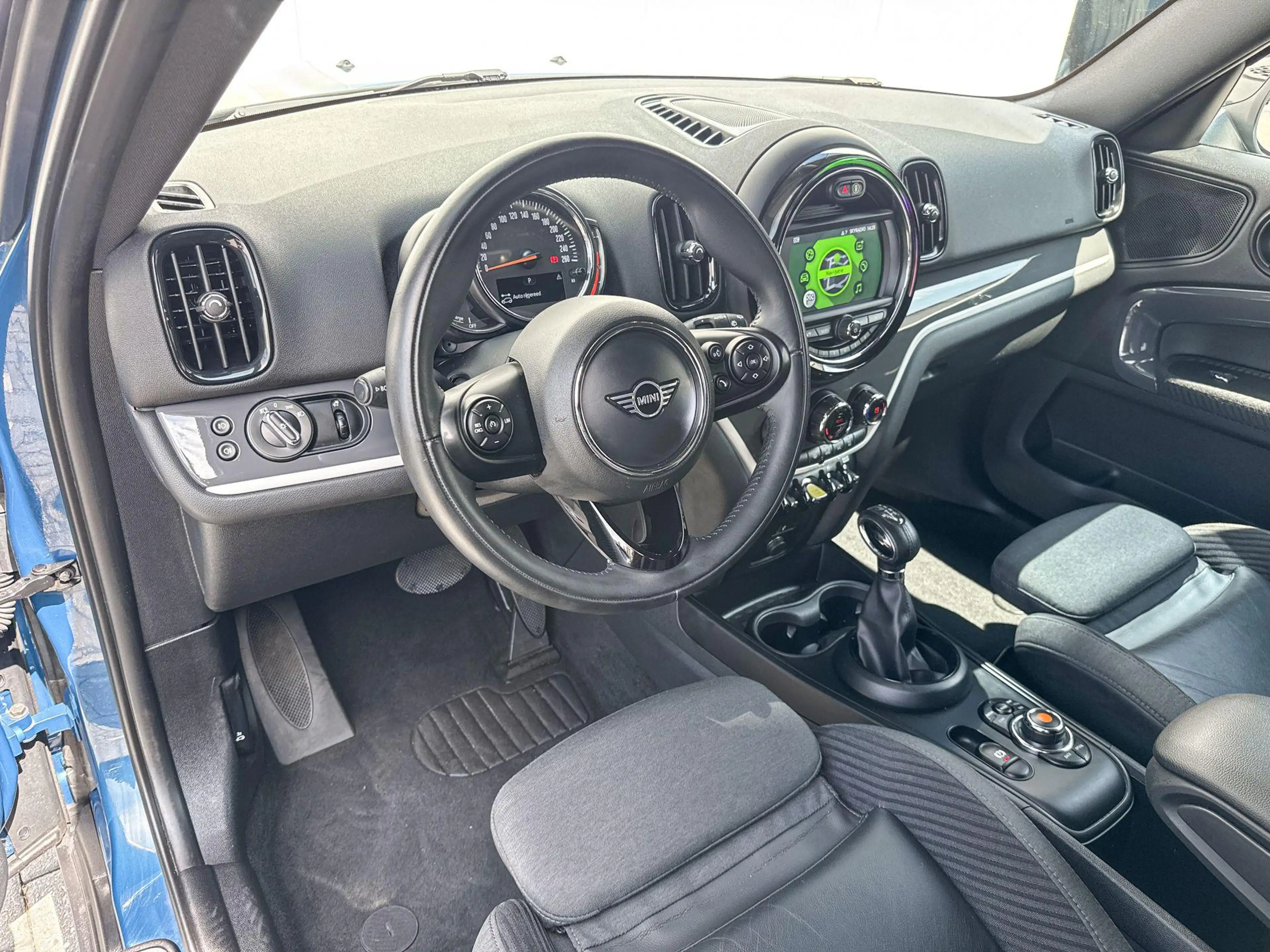 MINI Cooper SE Countryman 1.5 ALL4 Salt — photo 5