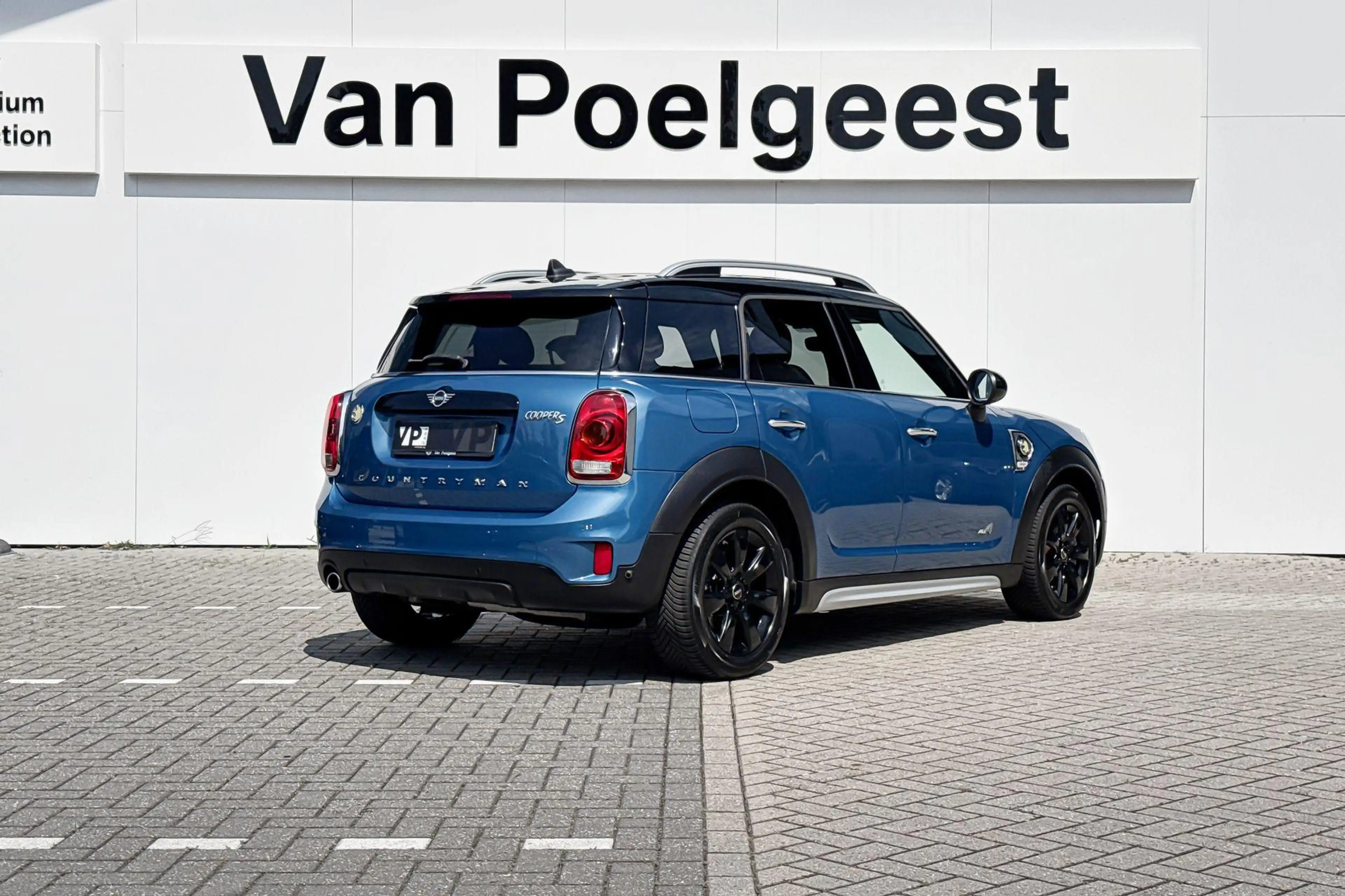 MINI Cooper SE Countryman 1.5 ALL4 Salt — photo 4