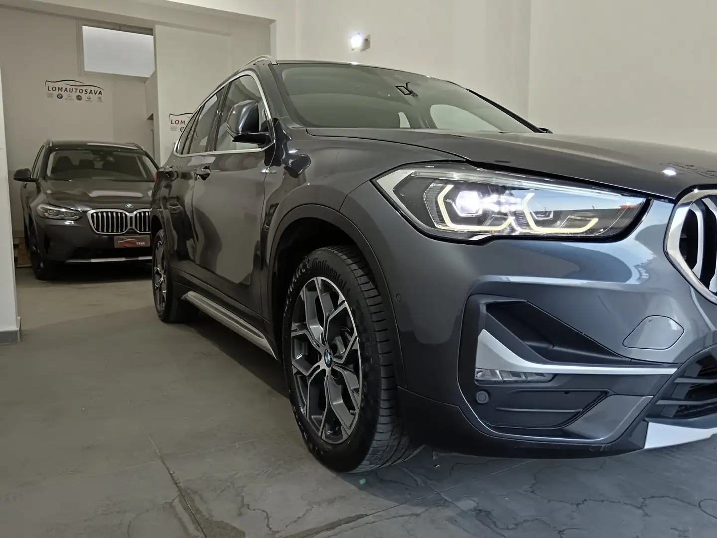 BMW X1 sdrive18d xLine LED/ FULL Nero - 2