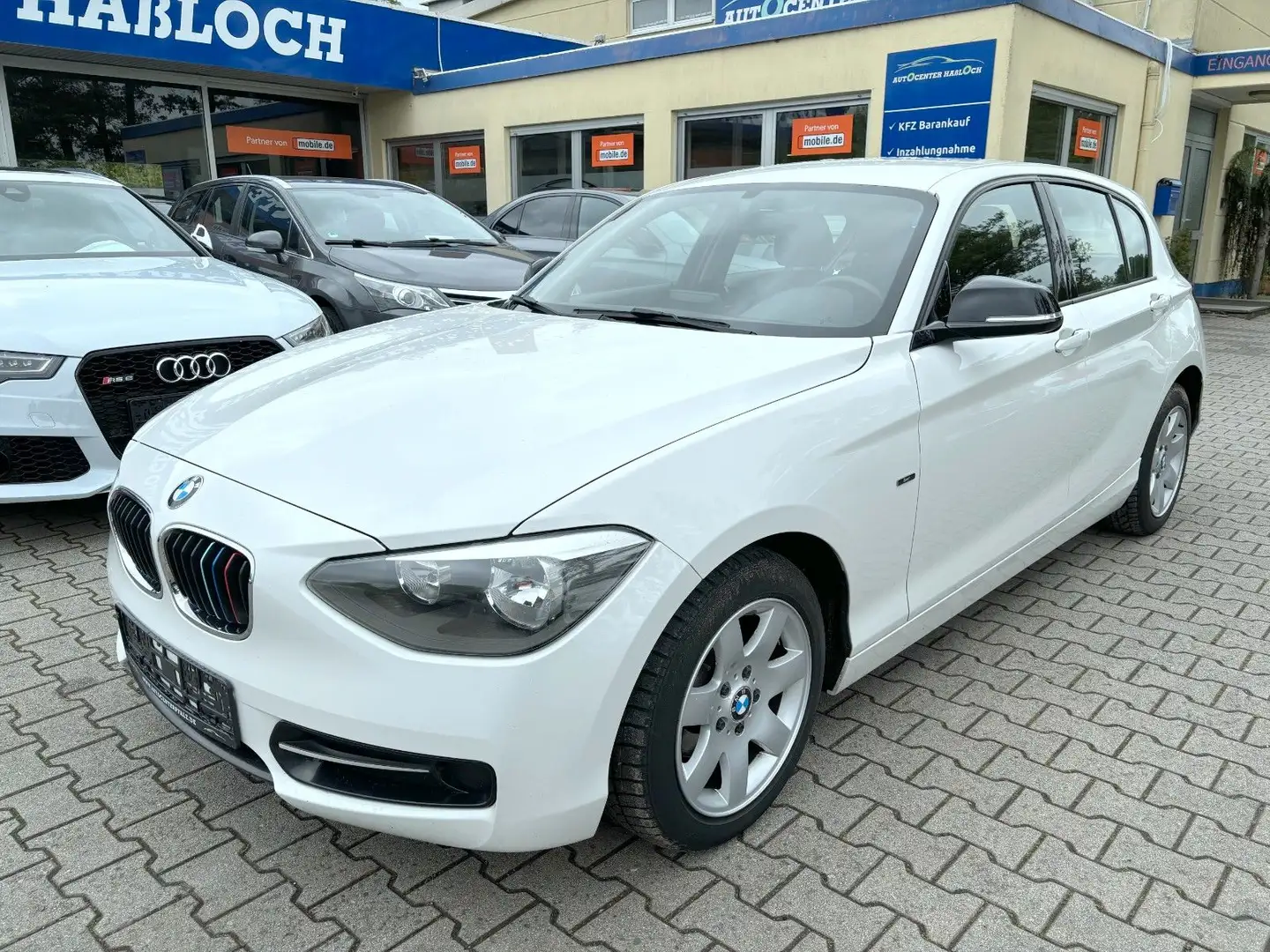 BMW 116 i Lim. 5-trg.  Advantage-Plus Sport Line Weiß - 1