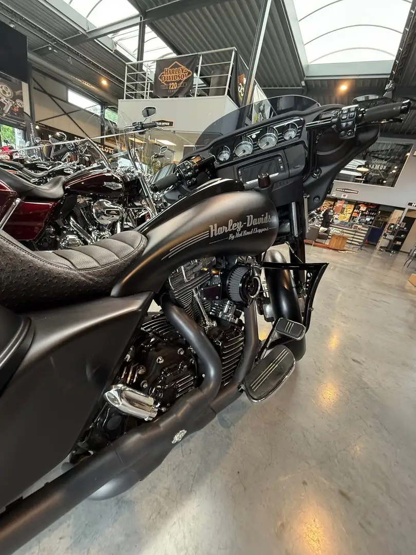 Harley-Davidson Street Glide Schwarz - 2
