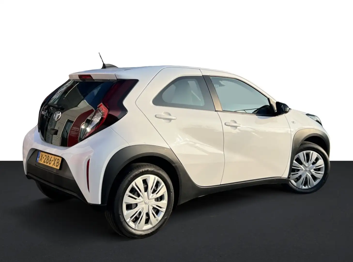 Toyota Aygo X 1.0 VVT-i MT Play Bianco - 2