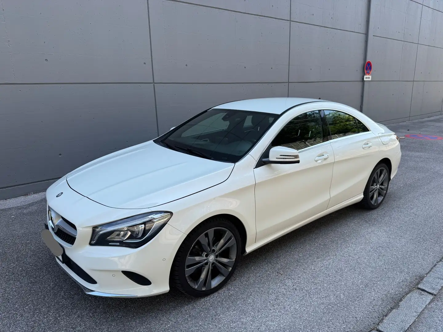 Mercedes-Benz CLA 180 Blue Efficiency Edition Weiß - 1
