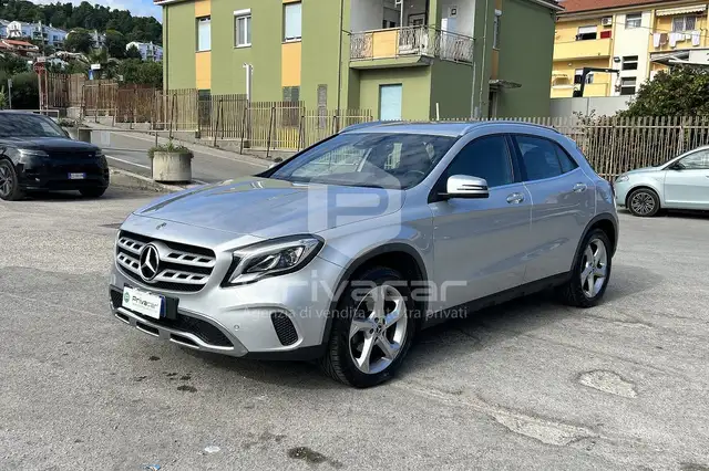 Mercedes-Benz GLA 200 GLA 200 d Automatic Sport
