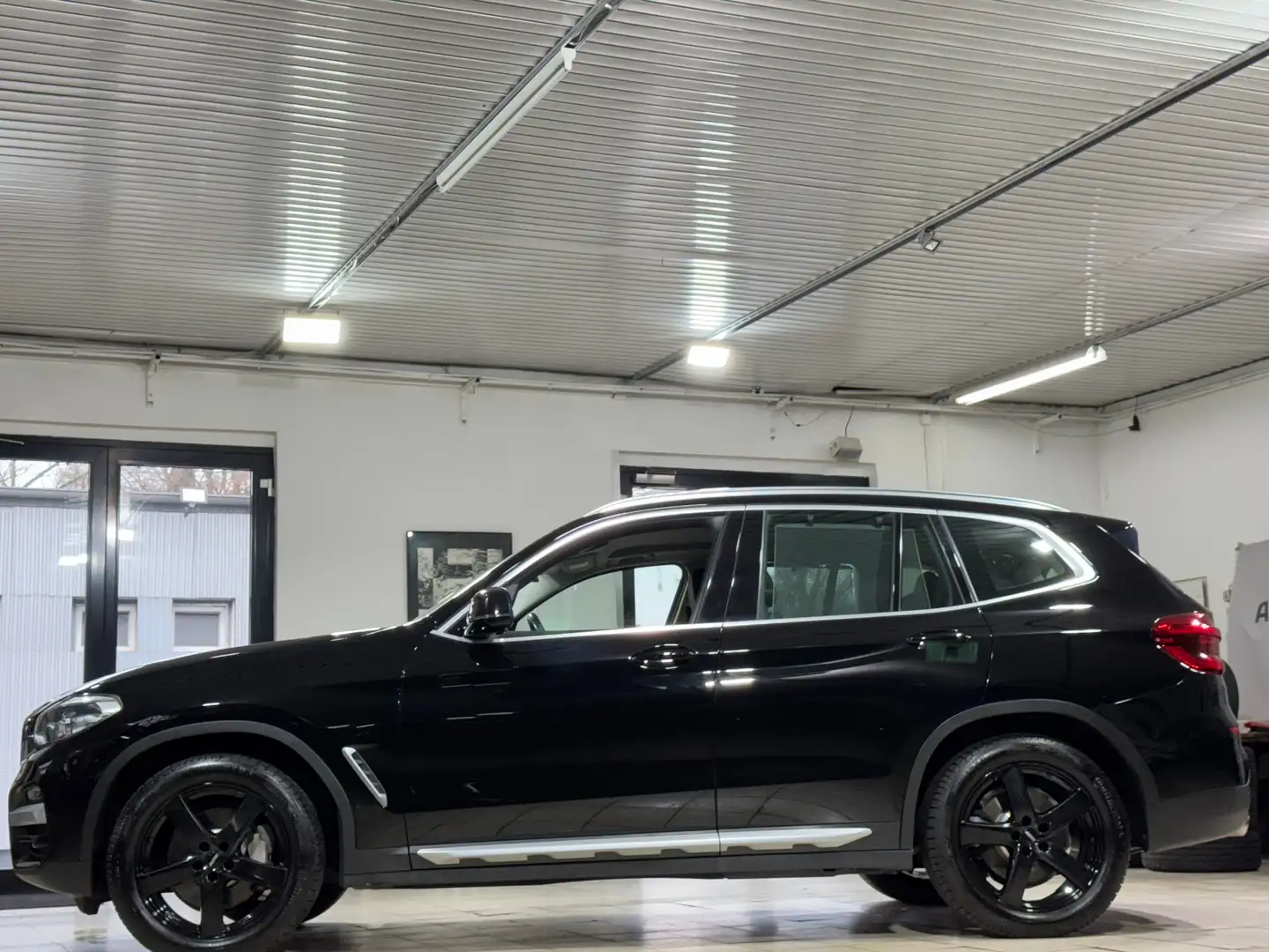 BMW X3 xDrive30dA*xLine*LED*Hup*F.werk M-Technic* Noir - 2