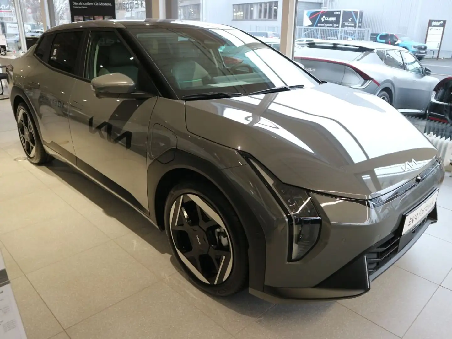 Kia EV4 Fastback 81,4-kWh Earth Серый - 2