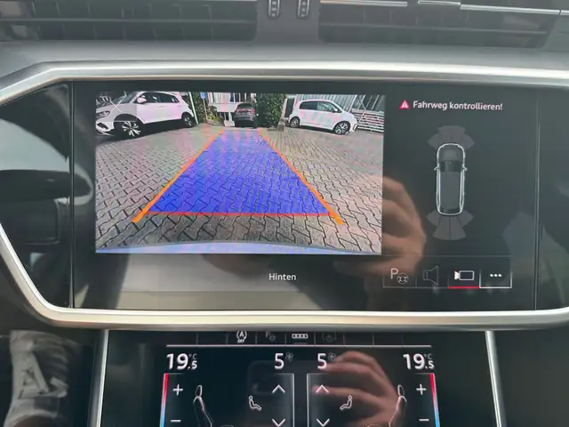 Audi A6 view 19