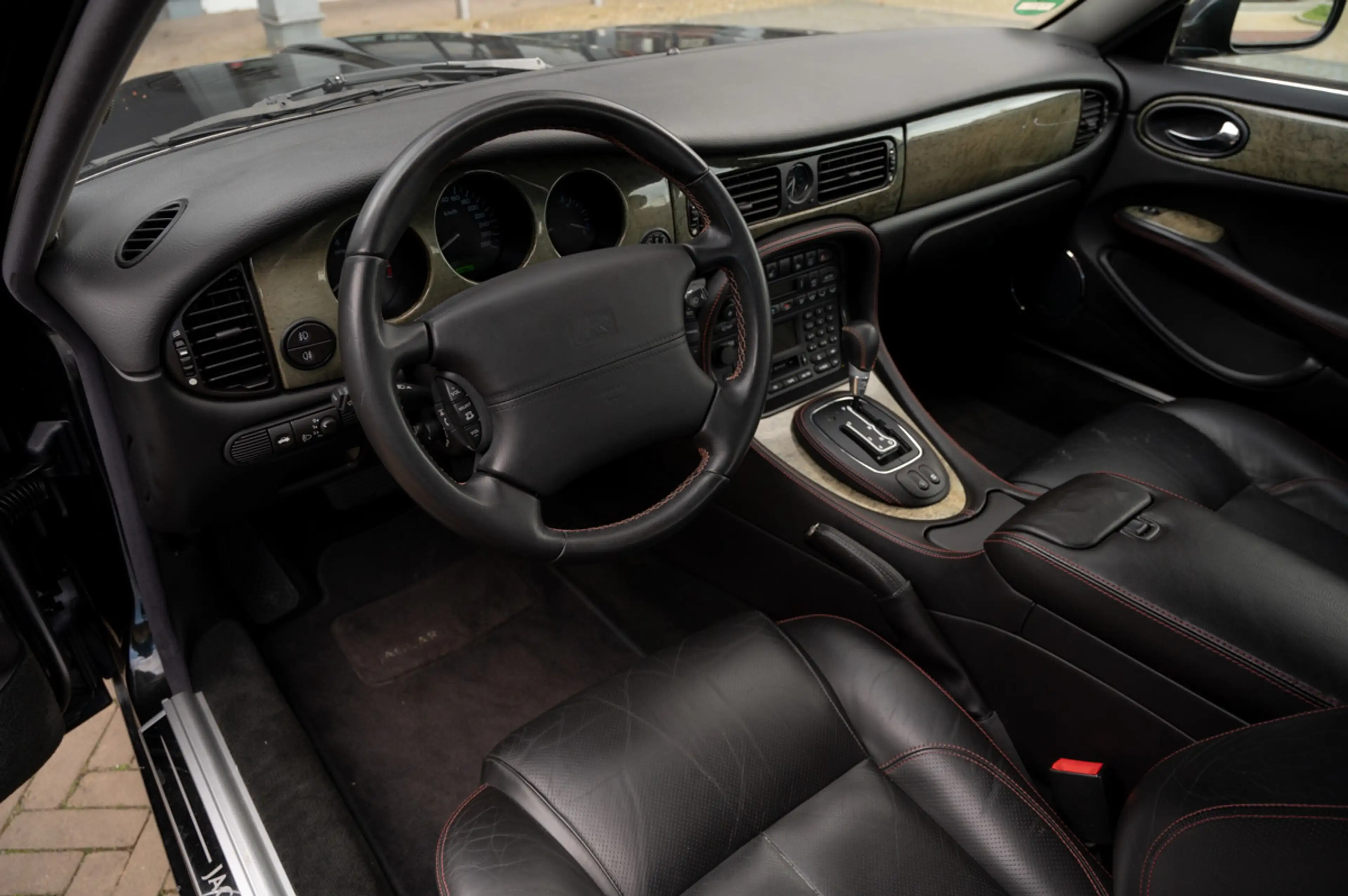 Jaguar XJR 100 4.0 Supercharged — photo 6