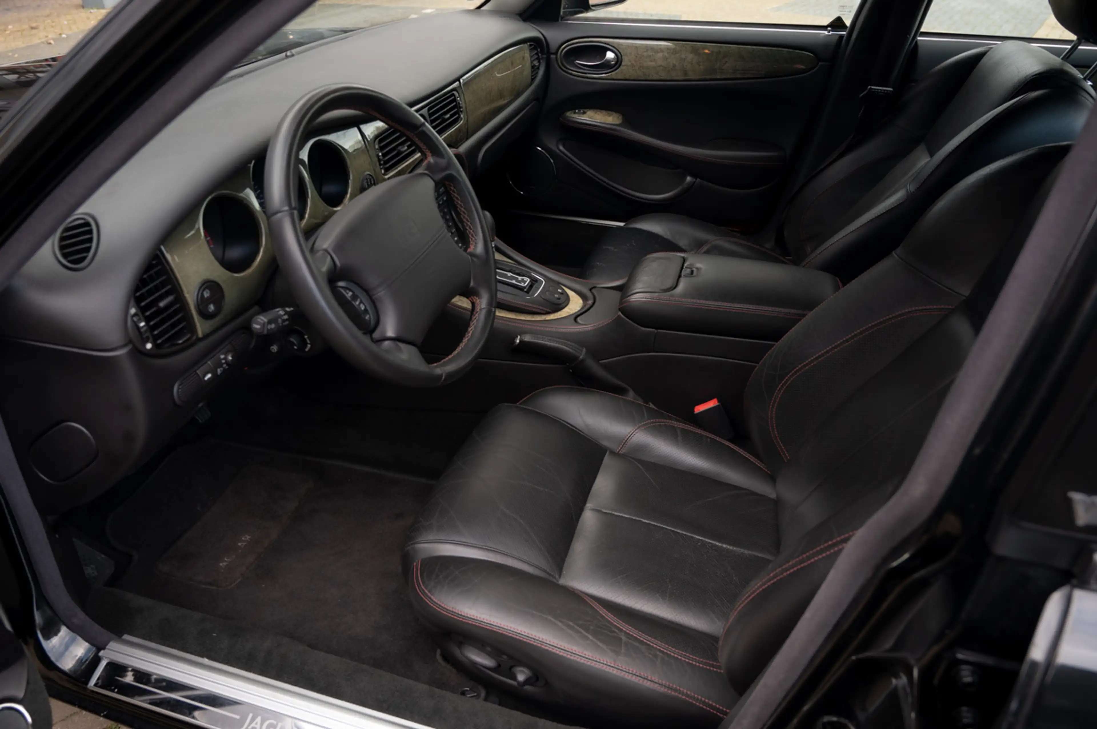 Jaguar XJR 100 4.0 Supercharged — photo 7