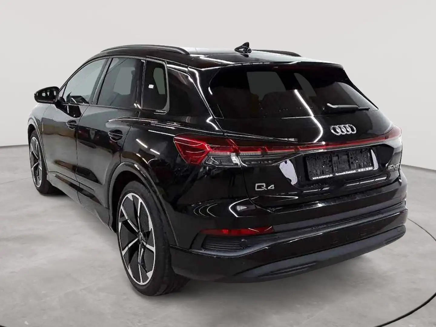Audi Q4 e-tron Q4 e-tron 50 quattro S Line Pano Navi LED Zwart - 2