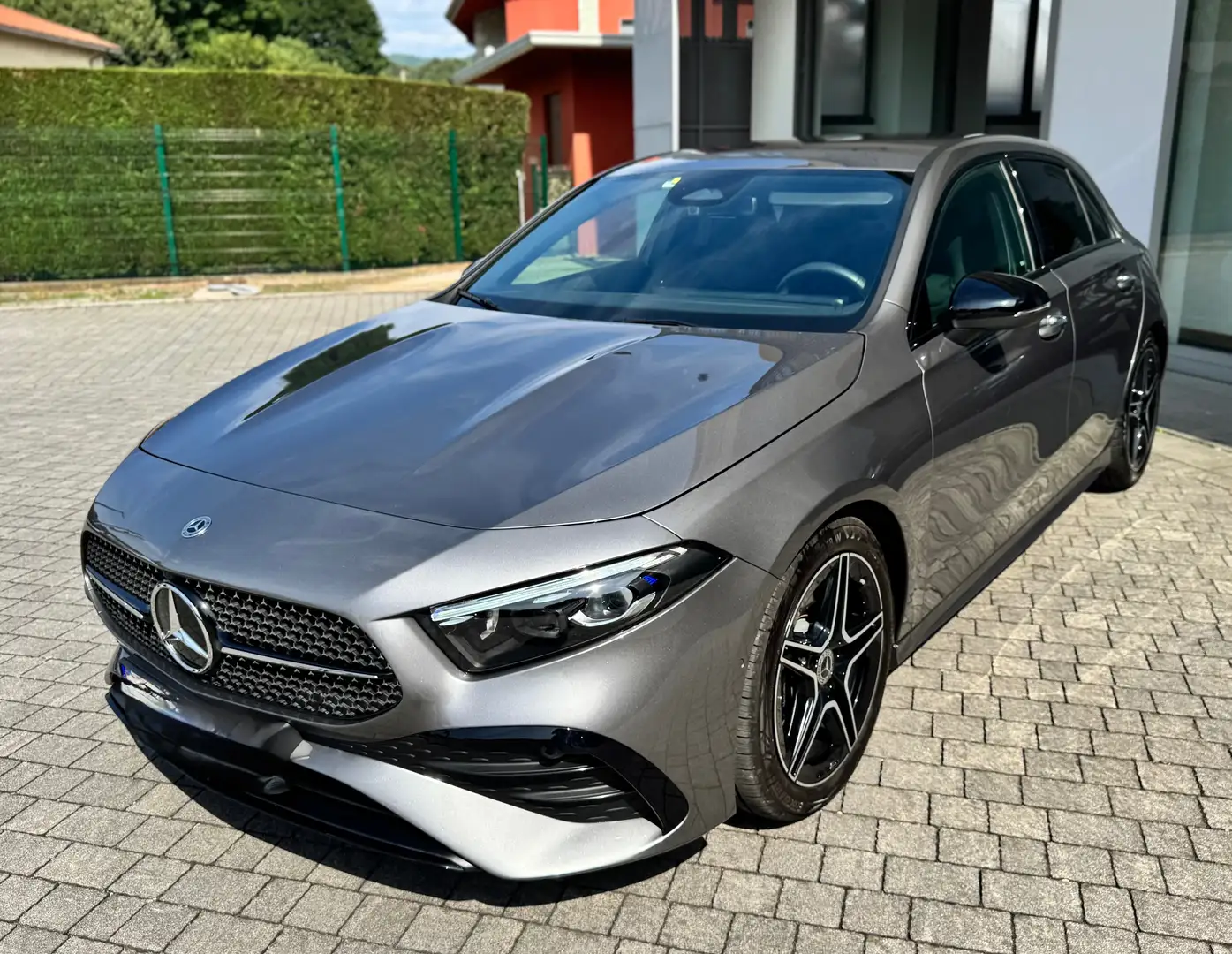 Mercedes-Benz A 220 AMG Line Premium 4matic/Hybrid auto Gris - 1