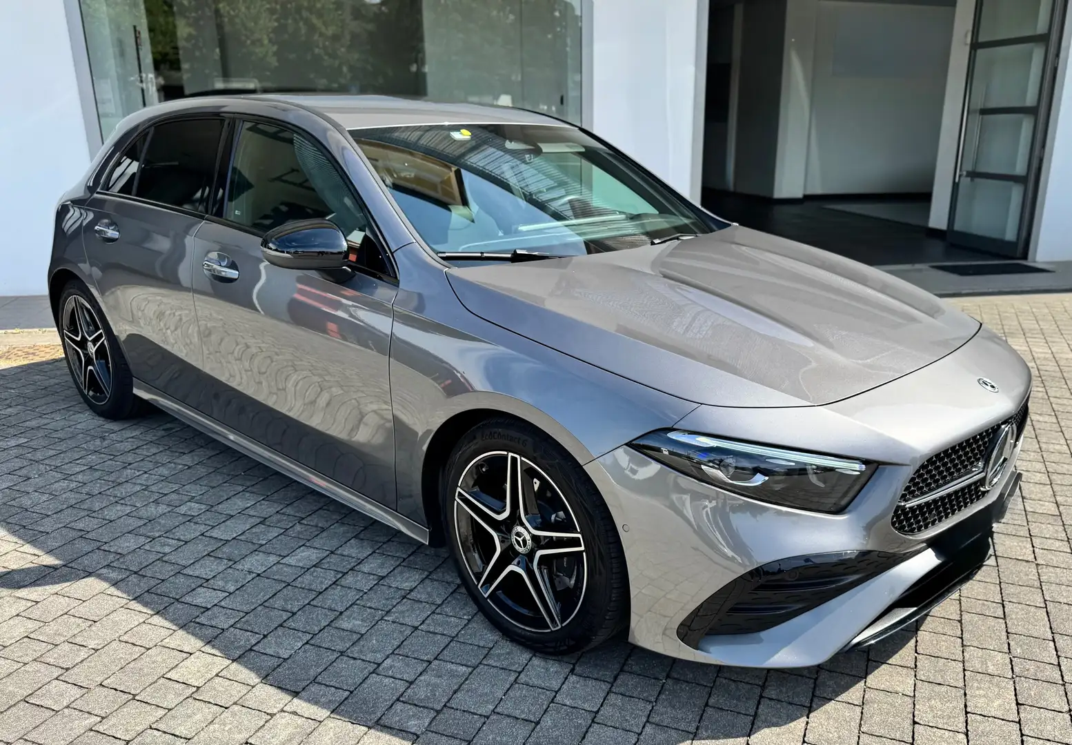 Mercedes-Benz A 220 AMG Line Premium 4matic/Hybrid auto Gris - 2