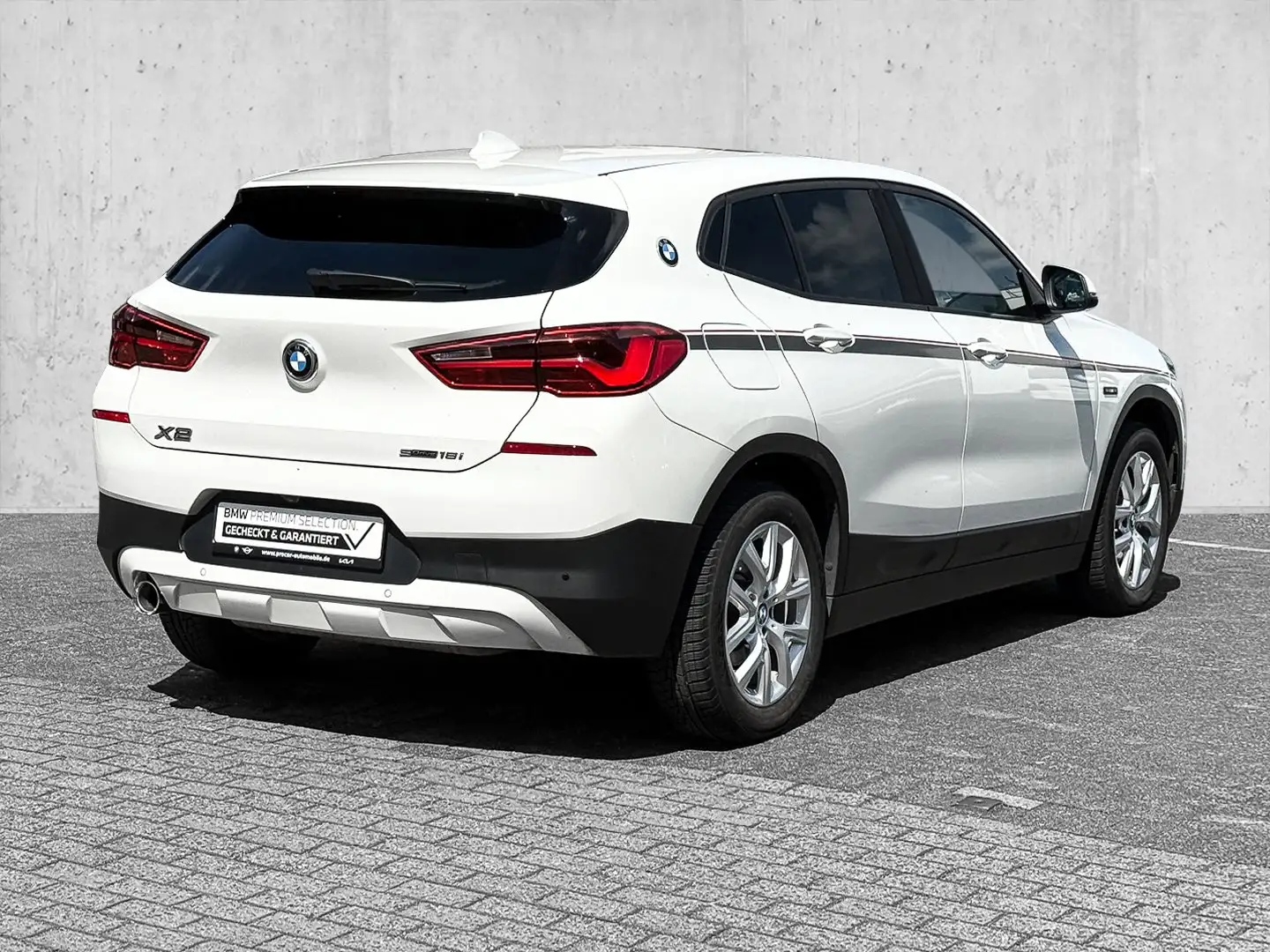 BMW X2 sDrive18i (2 PANO PDC V+H Parkass. Tempomat Blanco - 2