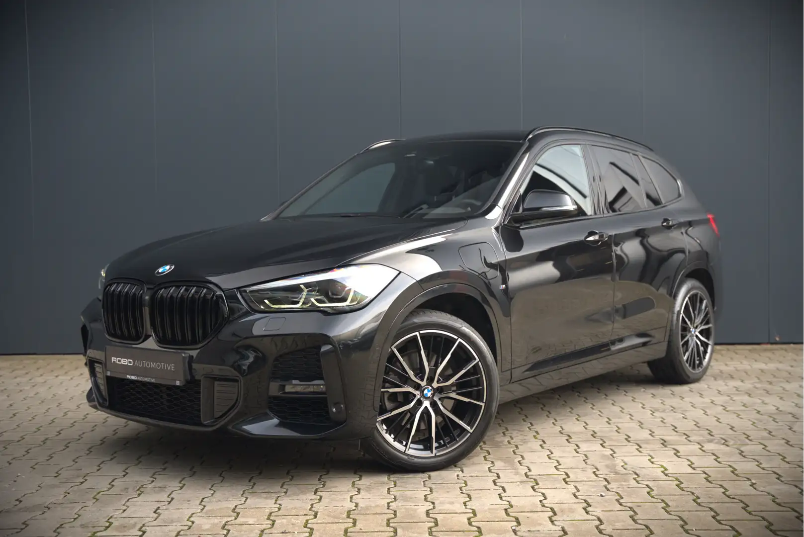 BMW X1 xDrive25e Executive M Sport | Stoelverwarming | Tr Noir - 1