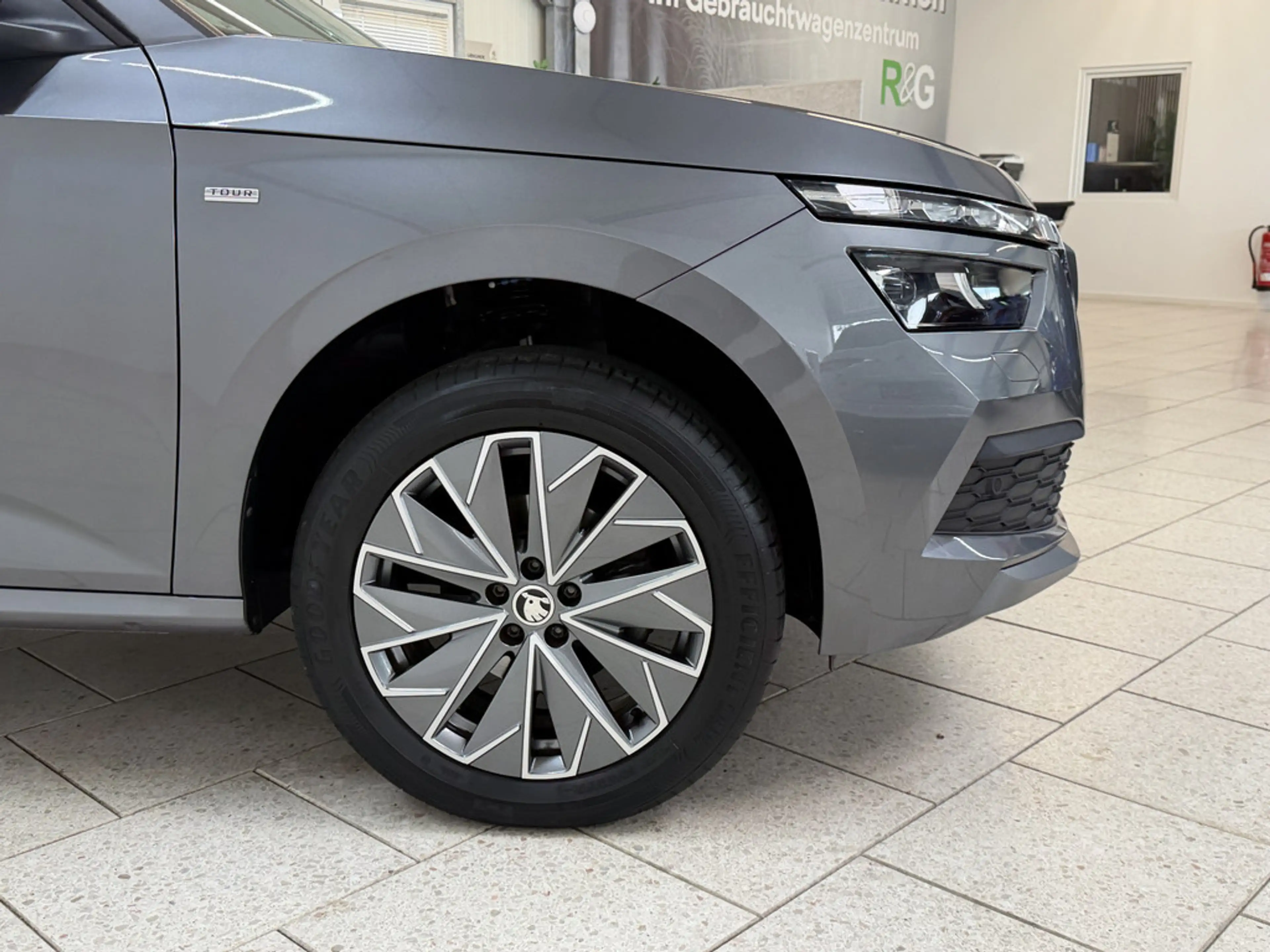 Skoda Kamiq 1.0 TSI Tour DSG KLIMA PDC SHZ NAVI — photo 4