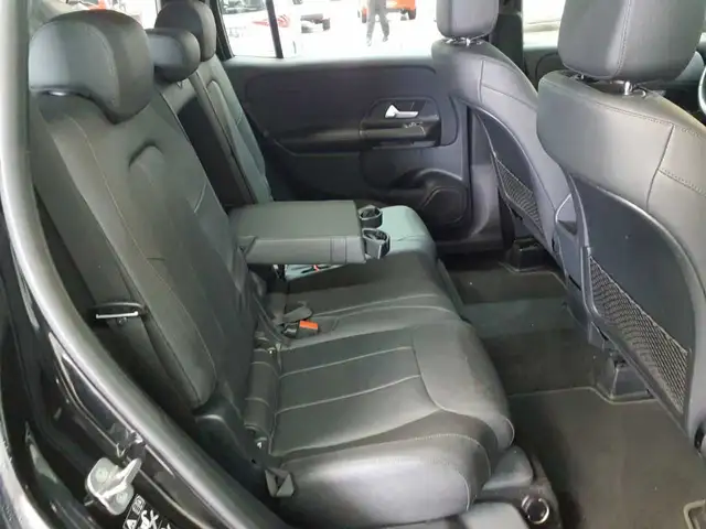 Mercedes-Benz GLB view 13