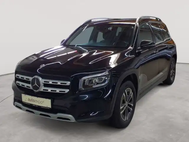 Mercedes-Benz GLB view 2