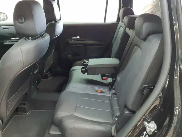 Mercedes-Benz GLB view 14