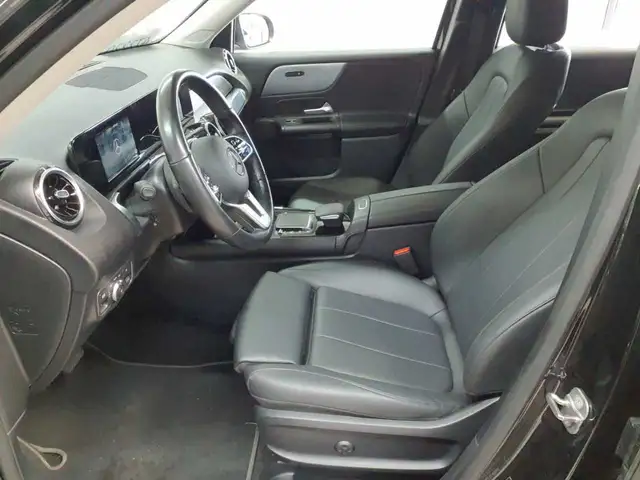 Mercedes-Benz GLB view 8