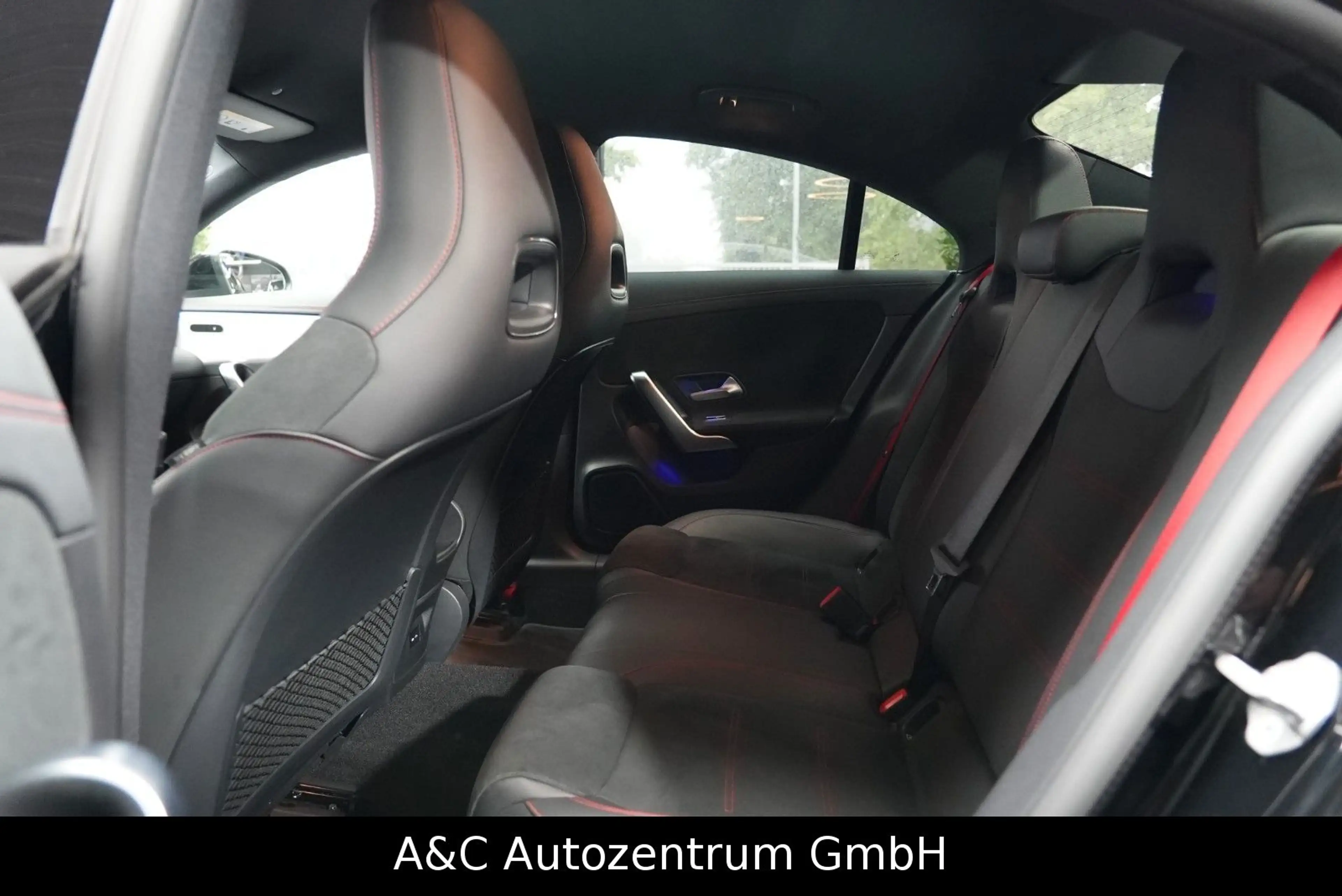 Mercedes-Benz CLA 35 AMG 4-Matic — photo 11