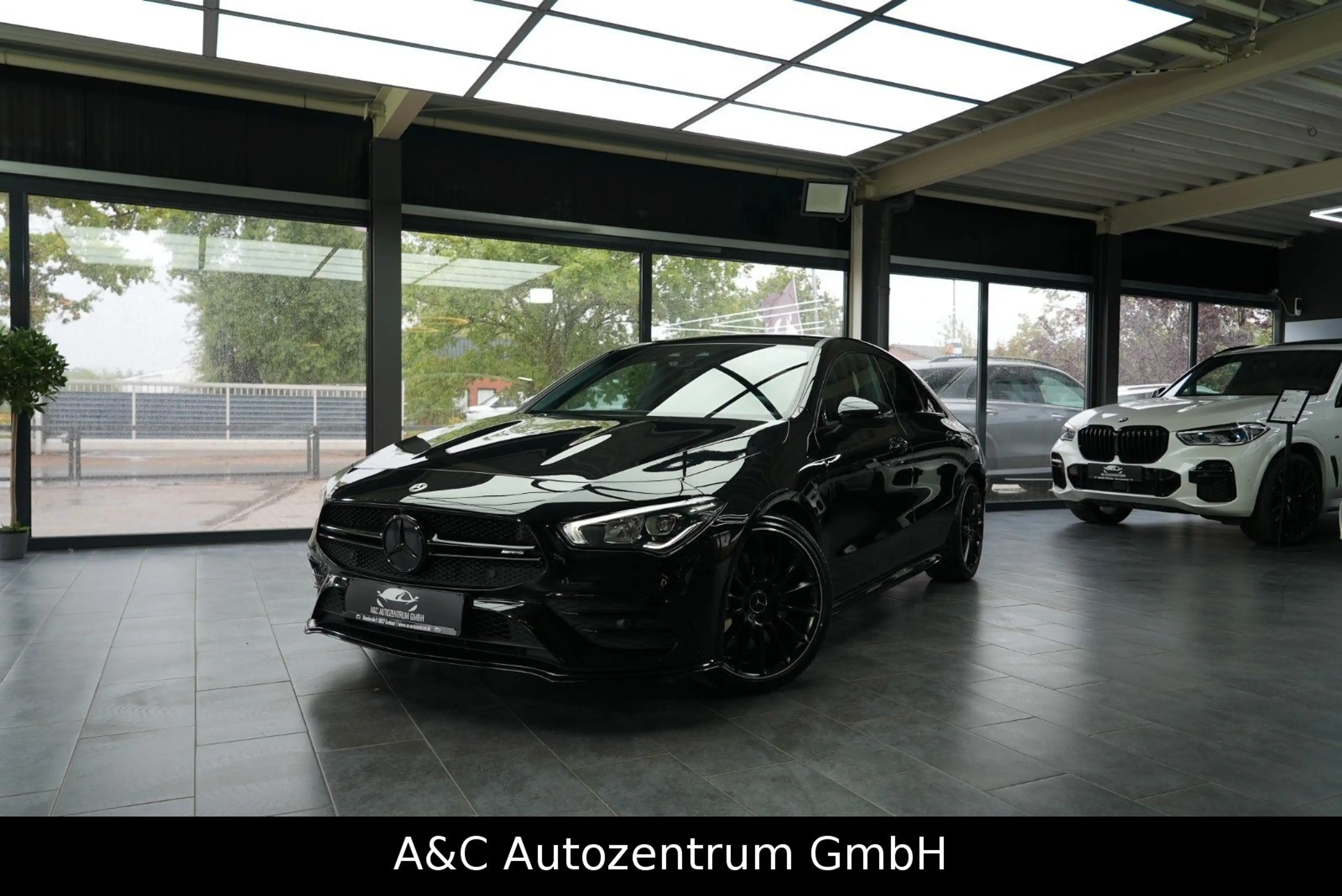 Mercedes-Benz CLA 35 AMG 4-Matic — photo 2