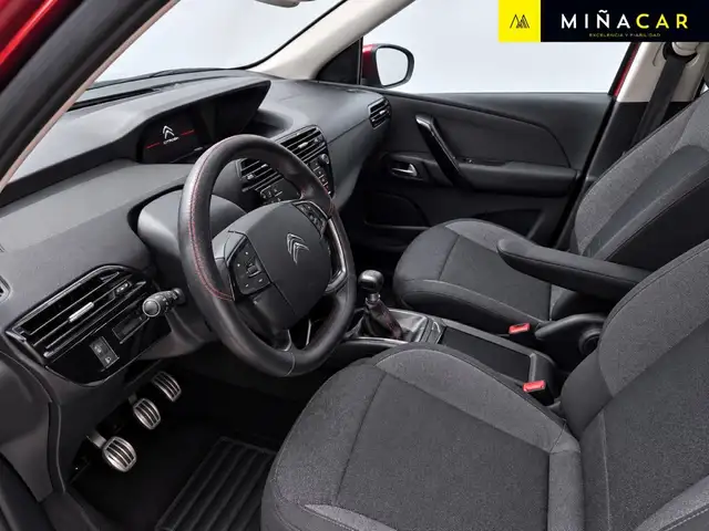 Citroen Spacetourer view 3