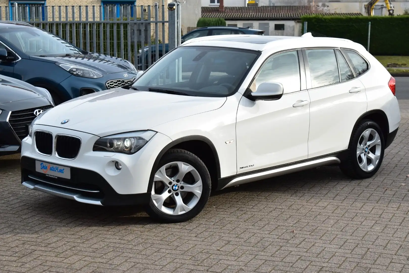 BMW X1 20 d xDrive 2.Hand|Panorama|Bi-Xenon|NAVI|PDC Weiß - 1