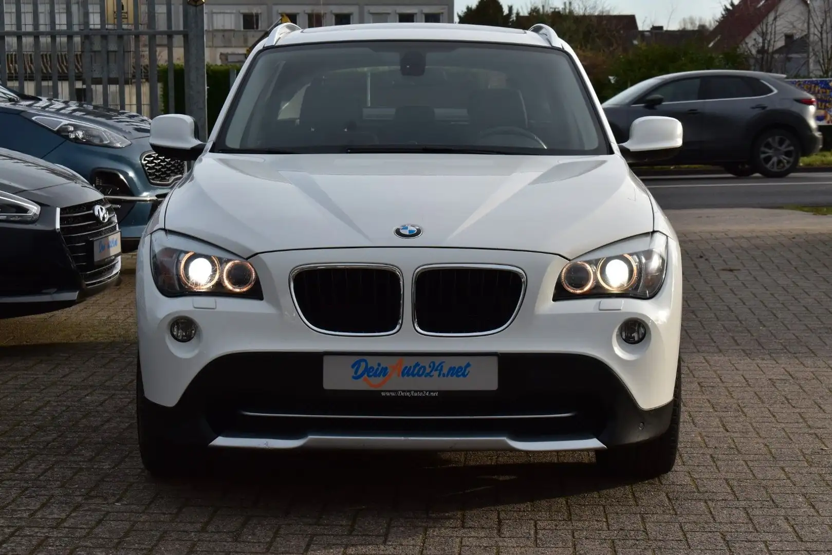 BMW X1 20 d xDrive 2.Hand|Panorama|Bi-Xenon|NAVI|PDC Weiß - 2