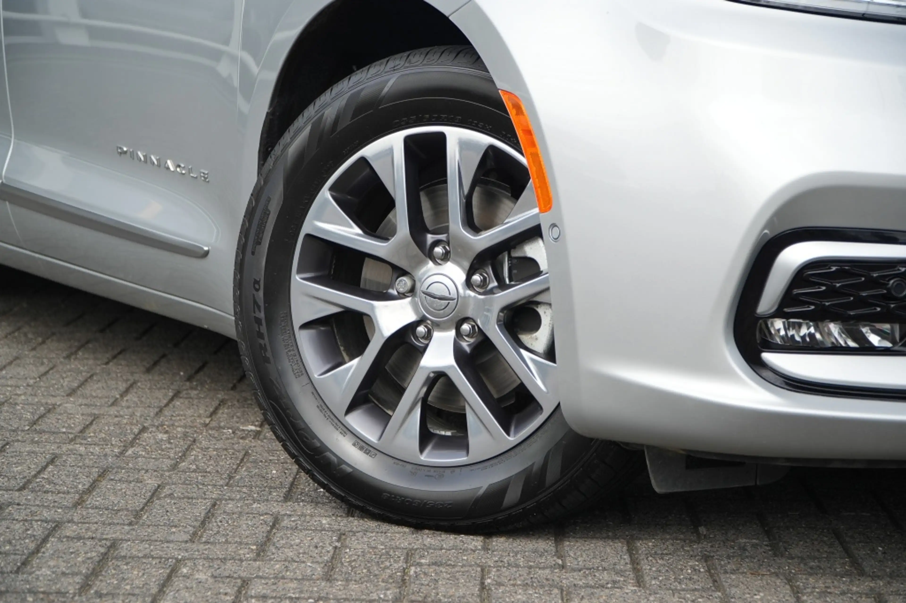 Chrysler Pacifica 3.6 V6 Hybrid I Pinnacle I Pano I ACC I 7 Persoons — photo 4