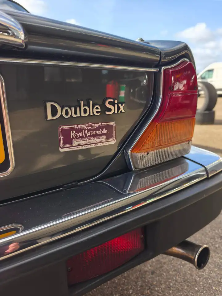 Daimler Double Six 1990, foto 9