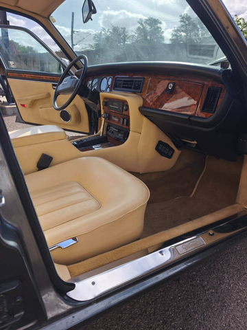 Daimler Double Six 1990