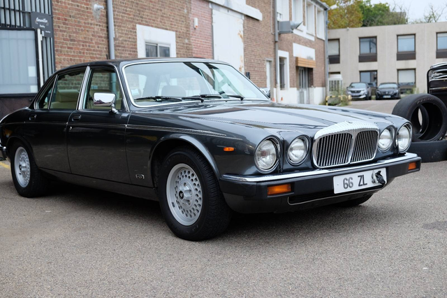 Daimler Double Six 1990