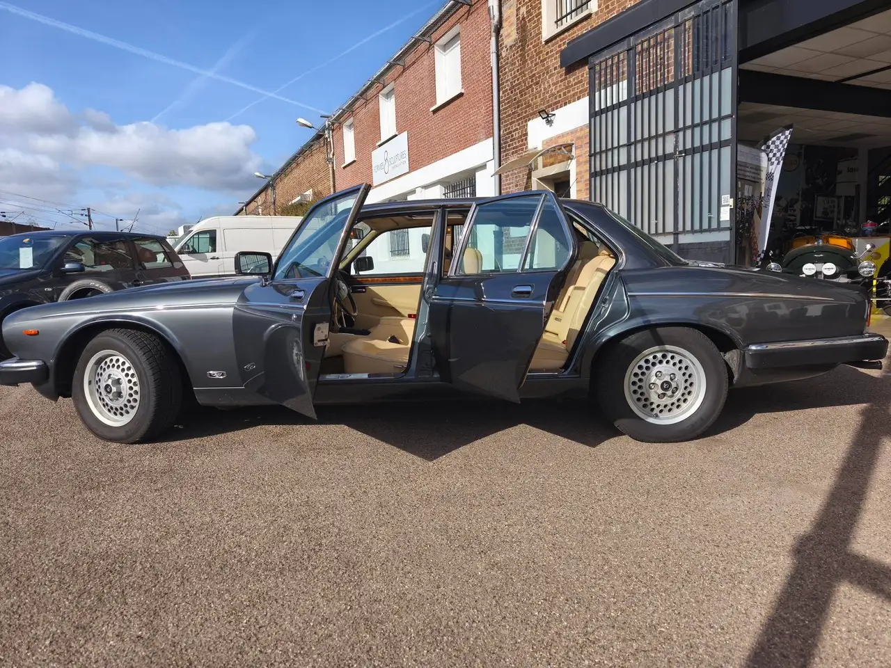 Daimler Double Six 1990, foto 3