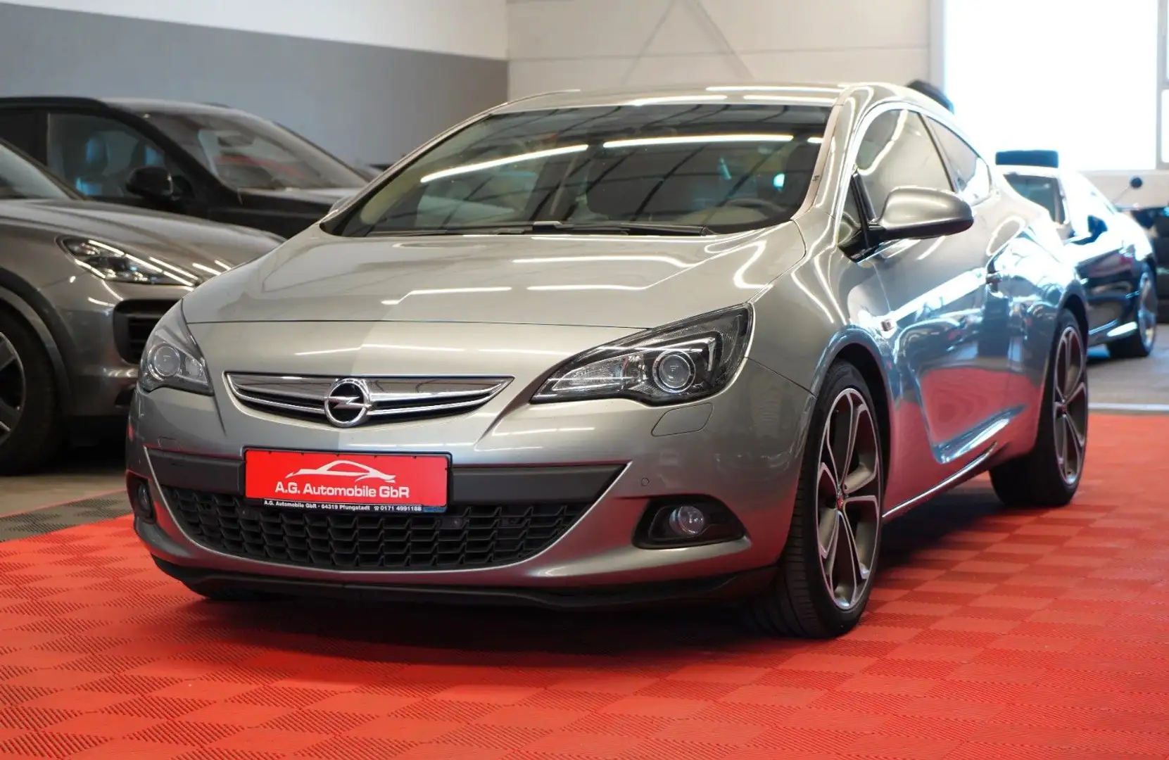 Opel Astra J GTC 2.0 CDTi  Innovation 1.Hand*Bi-Xenon Plateado - 1