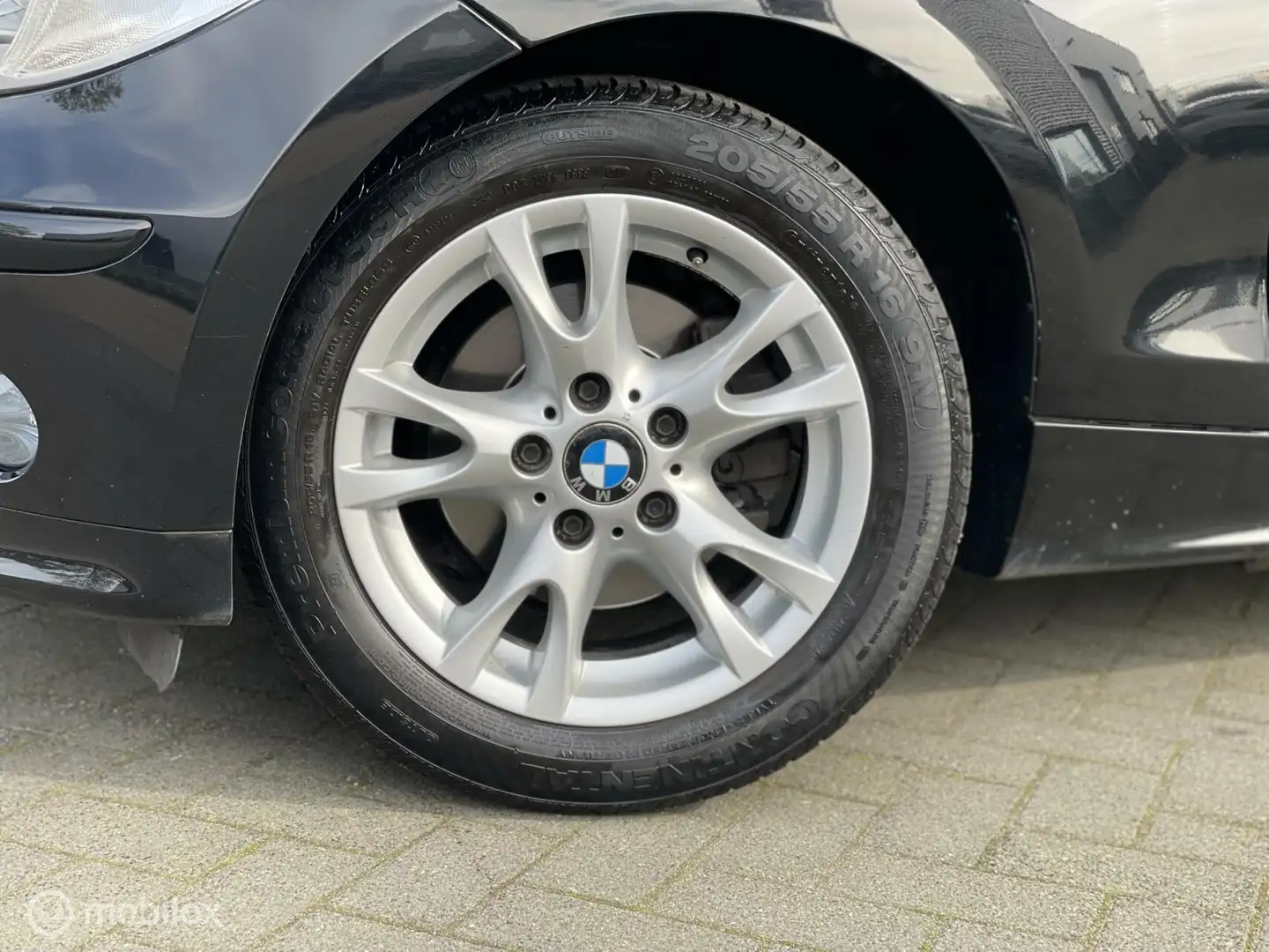 BMW 120 1-serie 120i Airco NAP YOUNGTIMER NIEUWSTAAT Black - 2