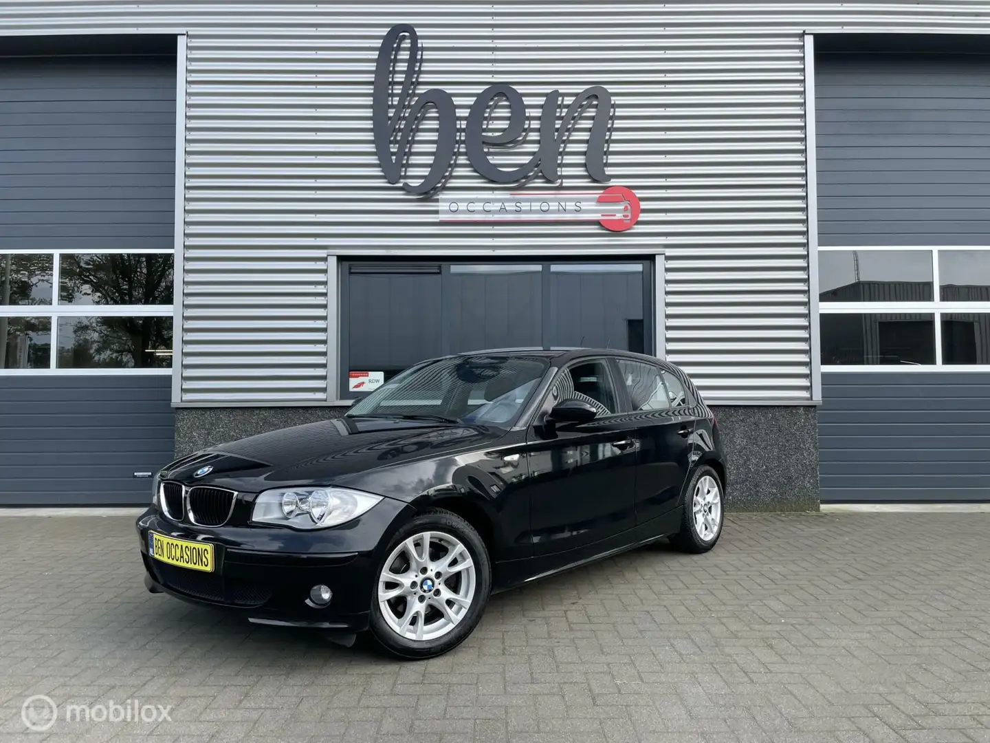 BMW 120 1-serie 120i Airco NAP YOUNGTIMER NIEUWSTAAT Negro - 1