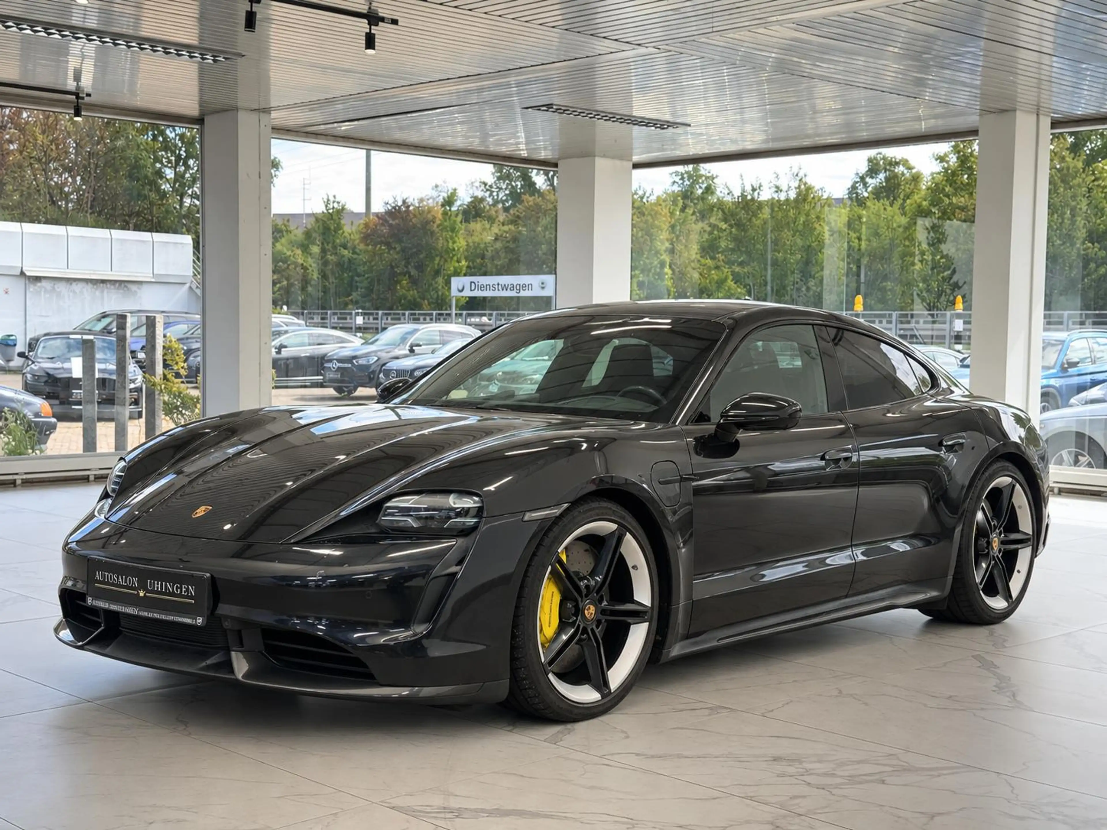 Porsche Taycan Turbo S SPORT-DESIGN*PANO*KERAMIK*B-DISPL