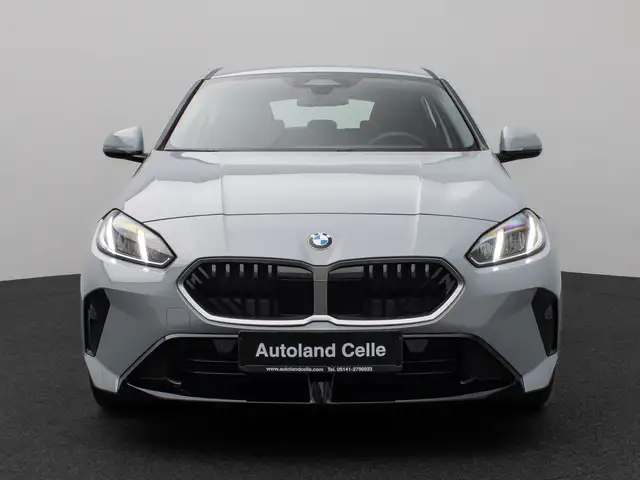 BMW 1 Series view 2