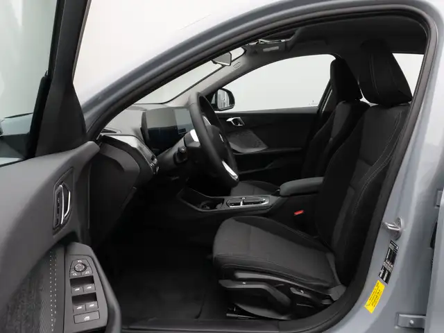BMW 1 Series view 18