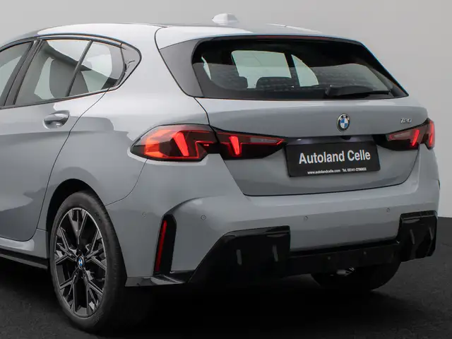 BMW 1 Series view 13