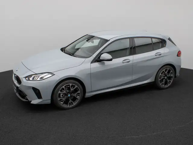 BMW 1 Series view 11