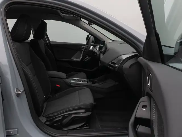 BMW 1 Series view 23