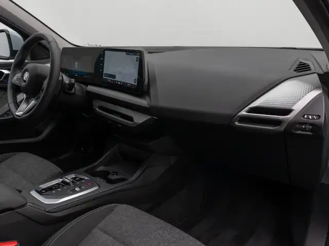 BMW 1 Series view 22