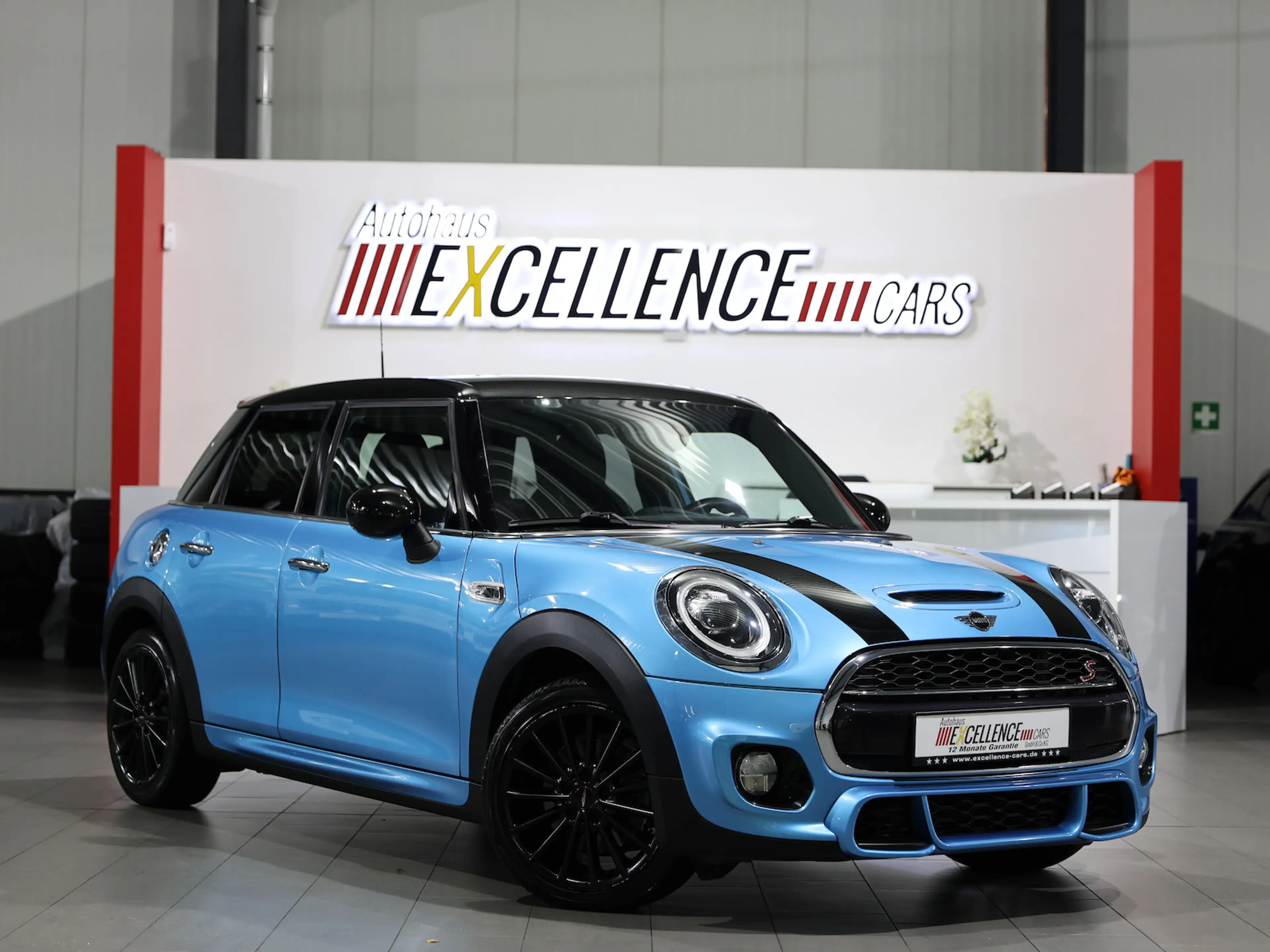MINI Cooper S JOHN COOPER WORKS TRIM JCW / LED